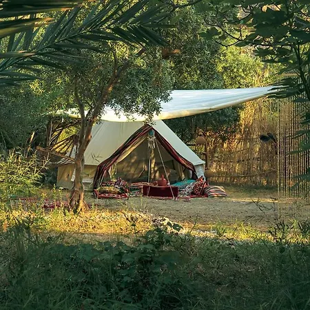 Butterfly Valley Glamping אולודניץ